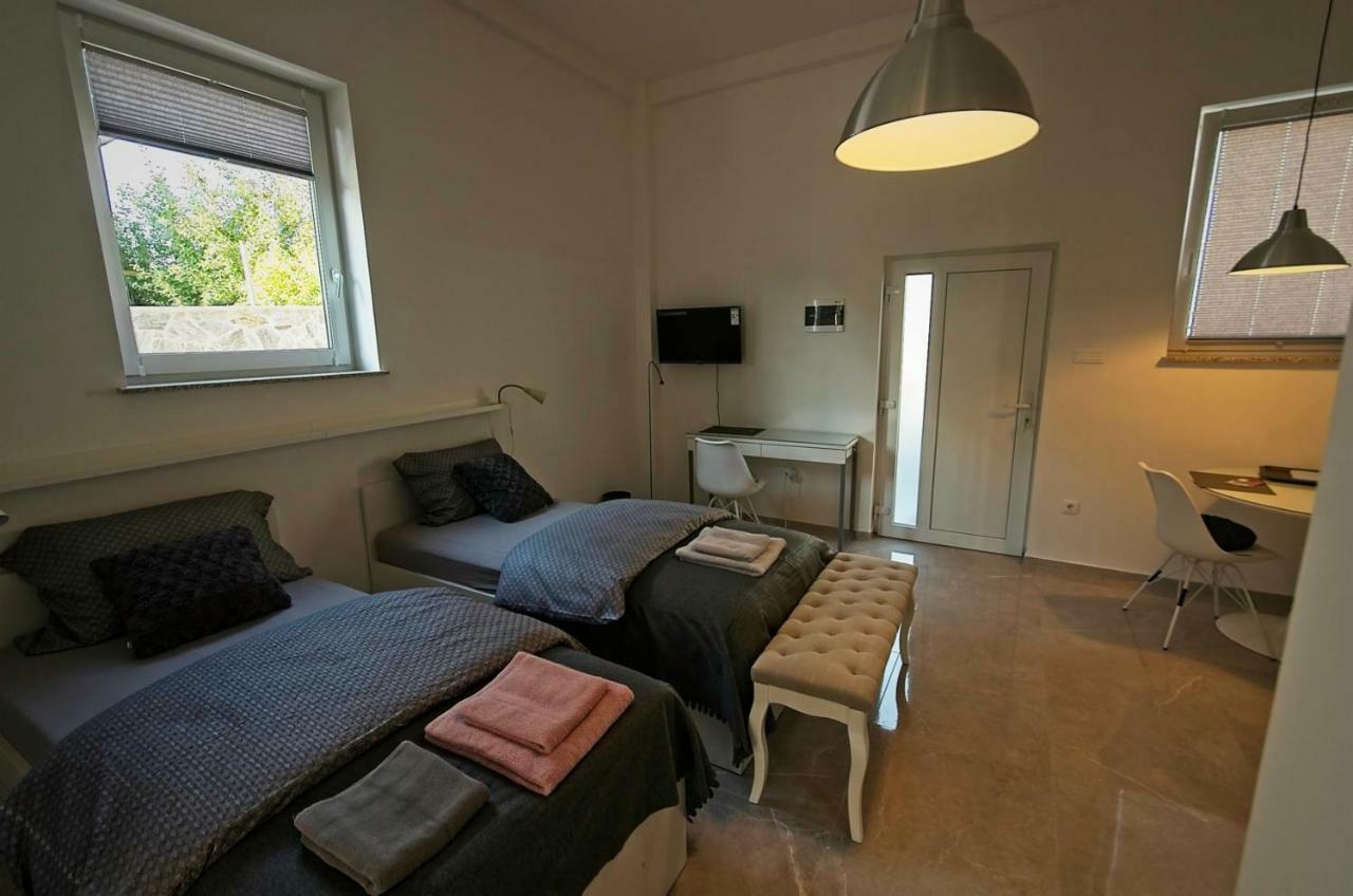 Apartments Drevi ลูบลิยานา ภายนอก รูปภาพ
